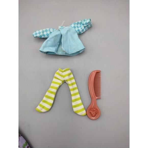 Strawberry Shortcake - Blueberry Muffin And Sour Grapes Outfit With Comb Lot - Picture 6 of 6